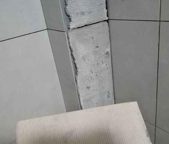 马尾瓷砖空鼓维修公司分享下厨房瓷砖脱落的补救措施。